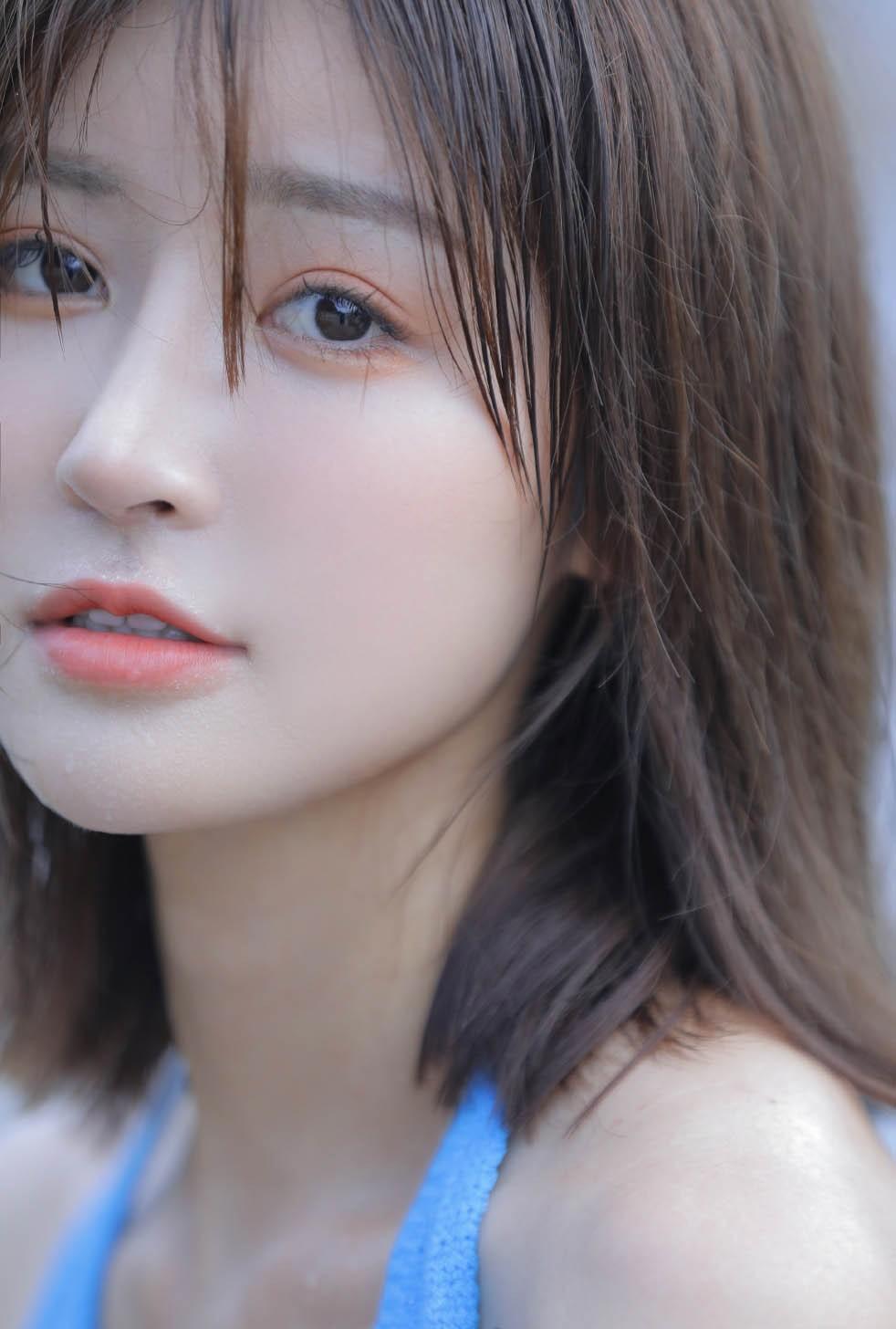 恶心!无法忍受女友当众挖鼻孔