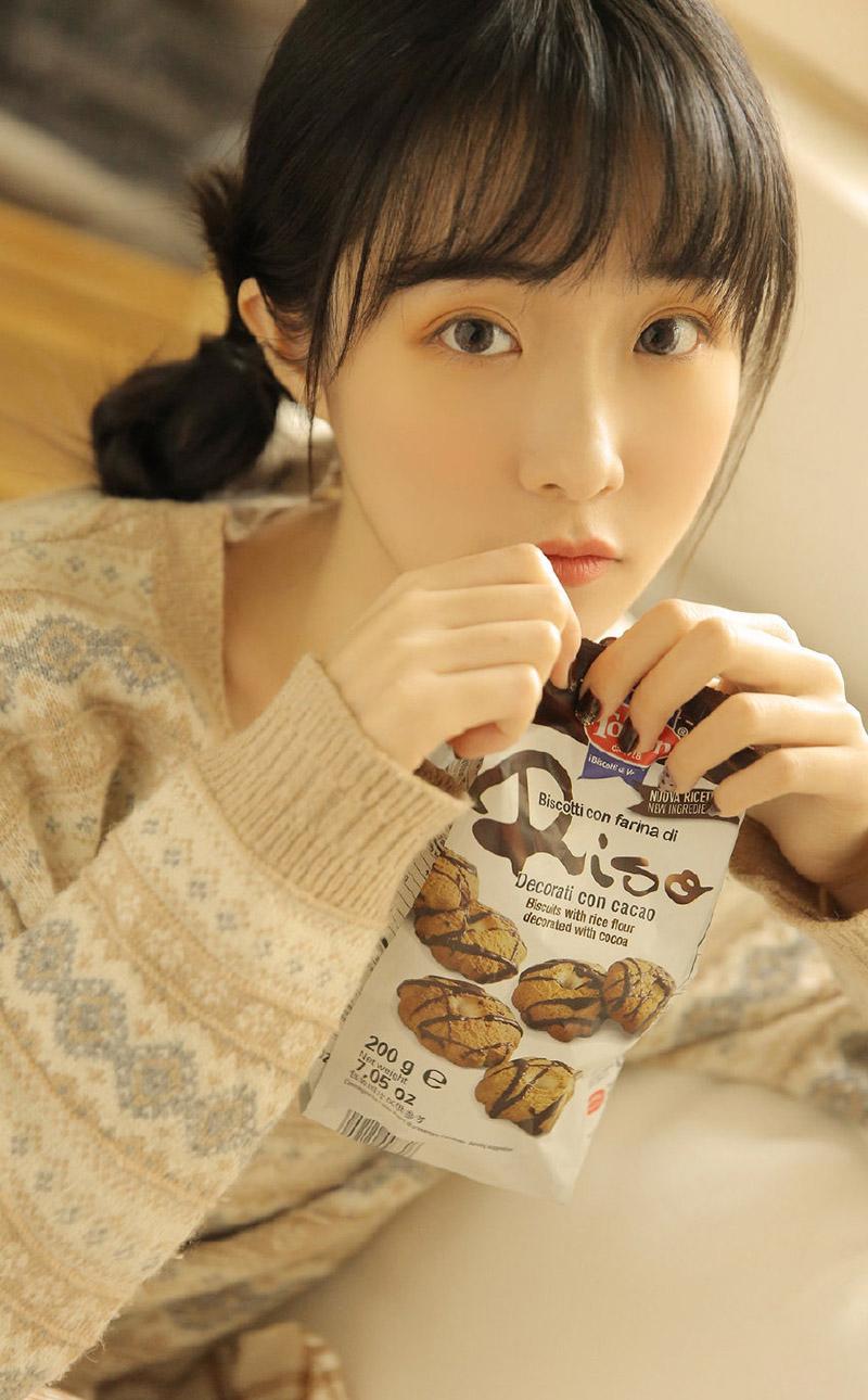 老婆出差女邻居竟敲门示爱