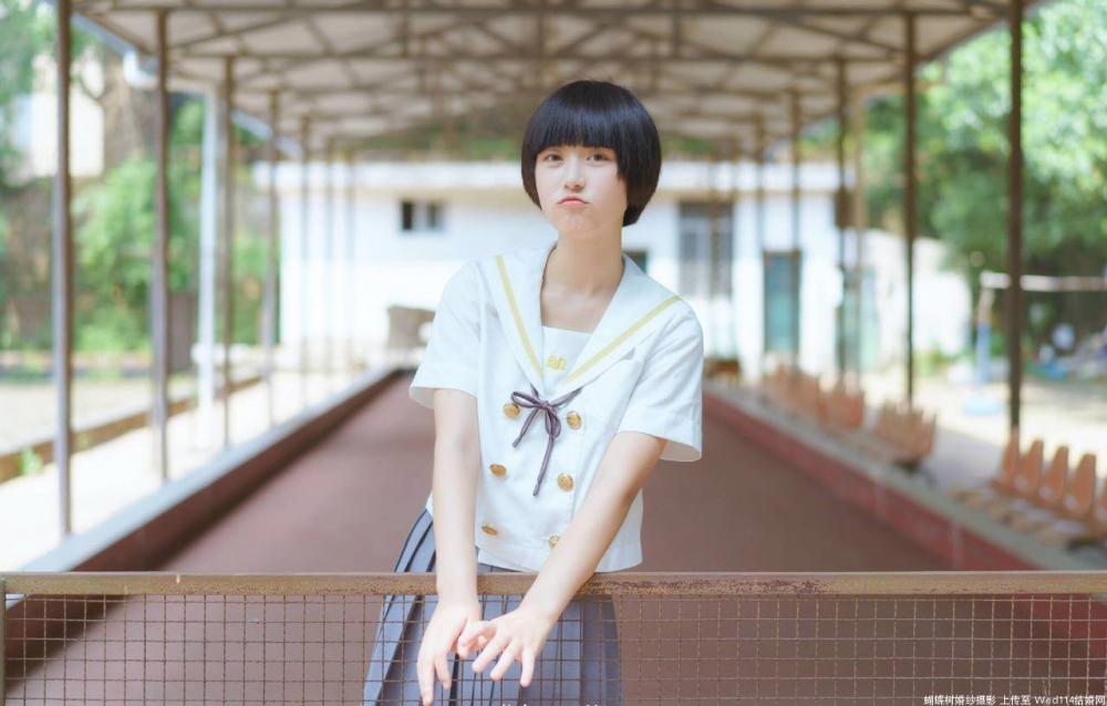 我的孪生妹妹成了替代品