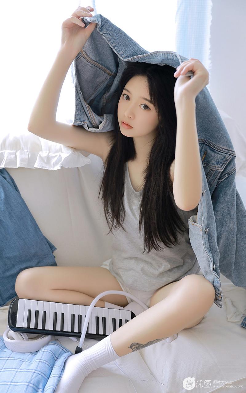 饥渴情侣搭顺风车玩车震嗨大了