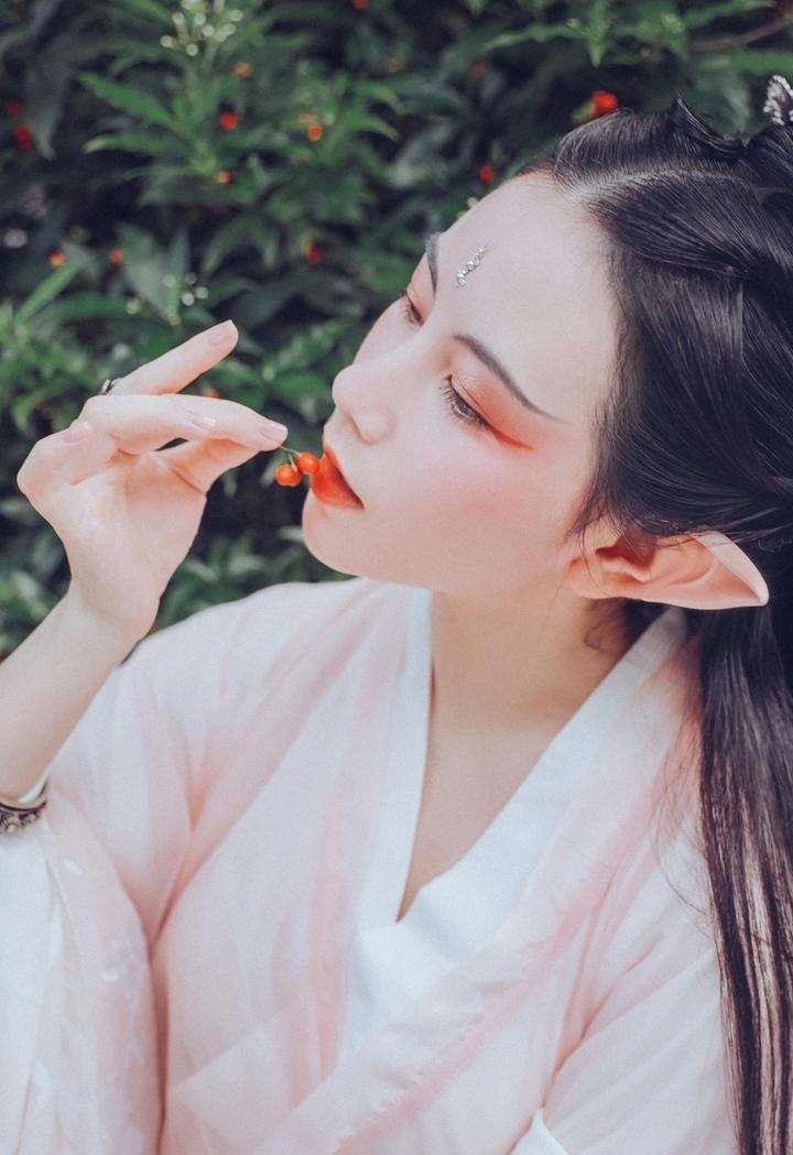 血往上涌！婆婆陪着老公看小三不雅照