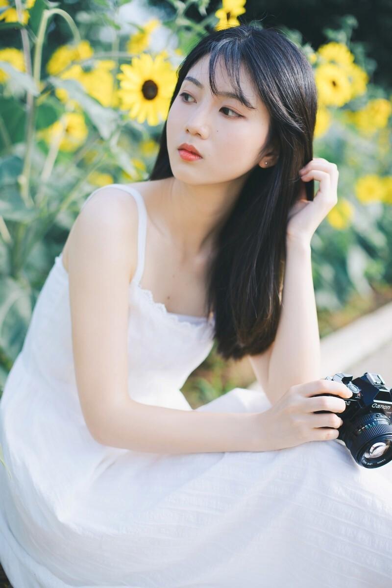 女同事发现我在公司自慰后……
