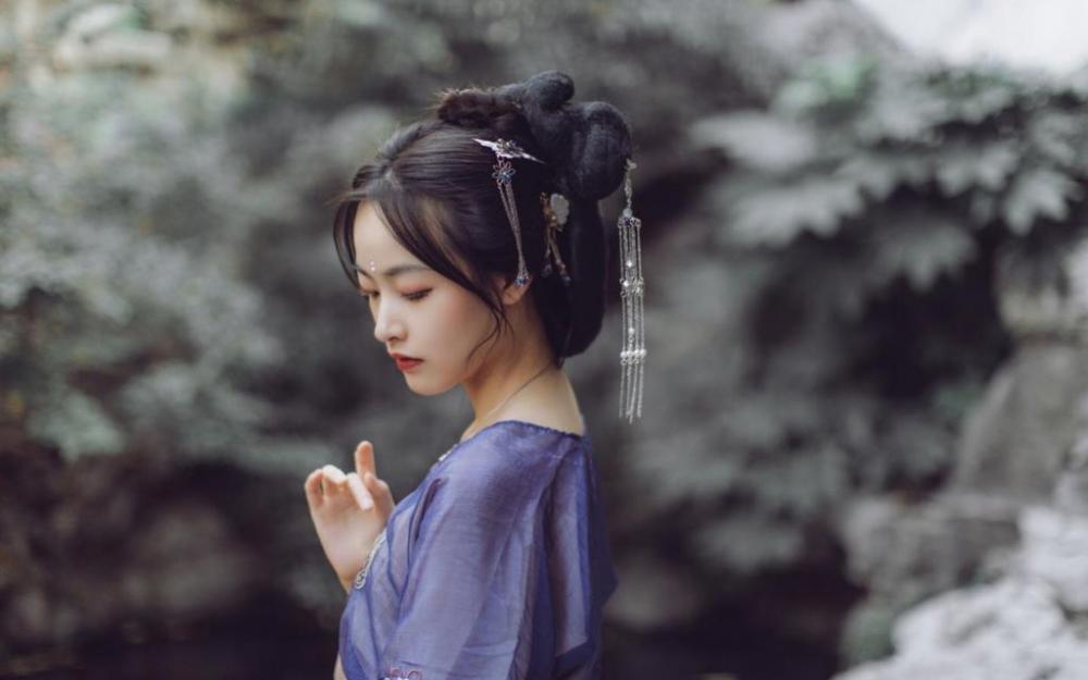 哥哥回家爱我 催眠奴隶李茜李倩张晶 亲热他说控制不住