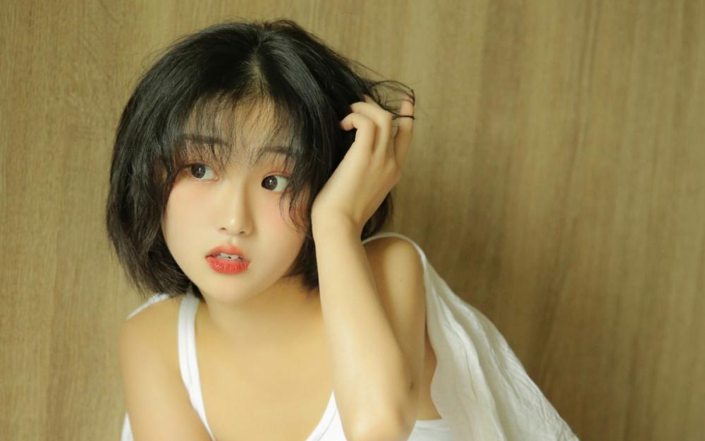 男人讲述在火车上与女孩的第一次