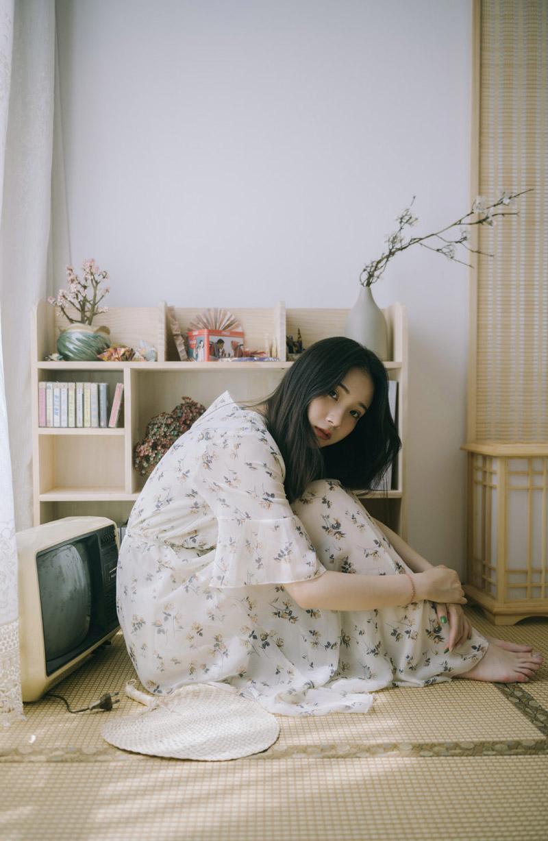 占着穷男友,霸着副男友:我脚踏两只船很无奈