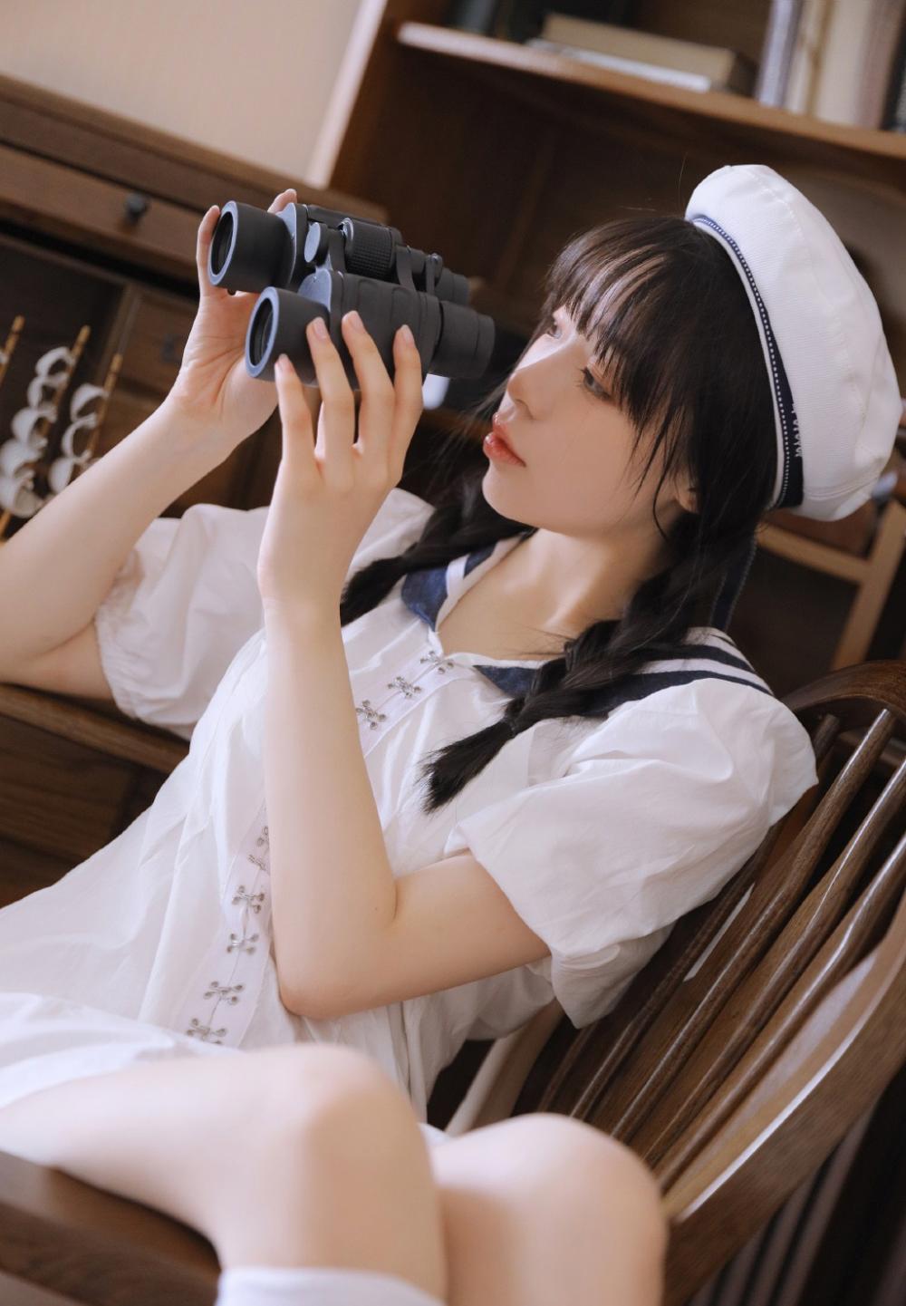 美女边做菜边摸它的头 做爱做的事真的好爽