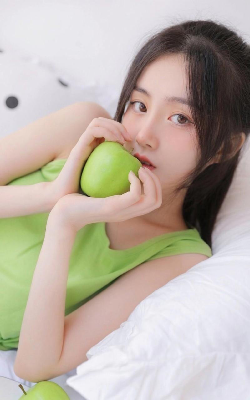 宝贝好紧好爽 性生活让清纯女孩成为床上淫妇