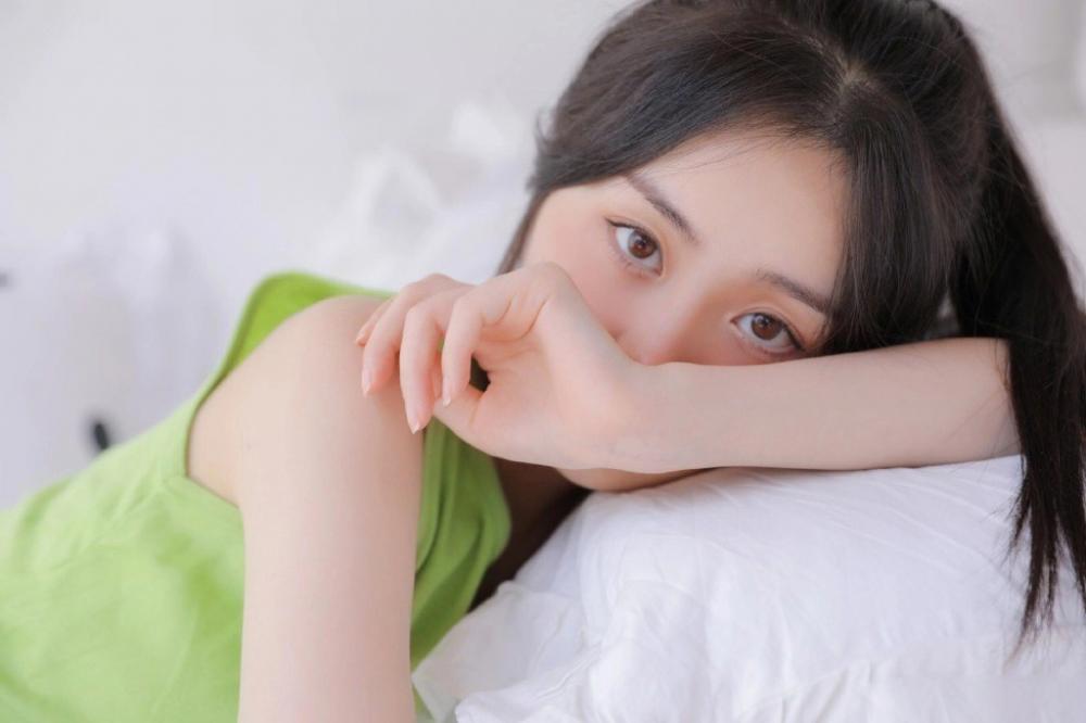 妹妹乱爱姐姐男友 揉弄娇乳被抓得狼狈万分
