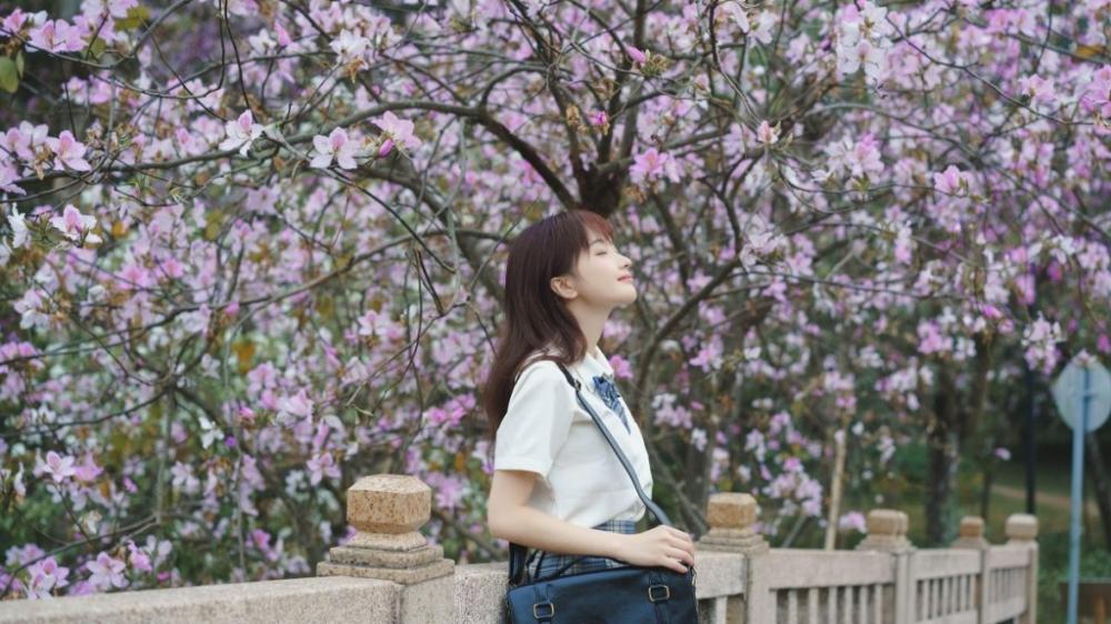 两性情感故事大全 摸摸美女全身