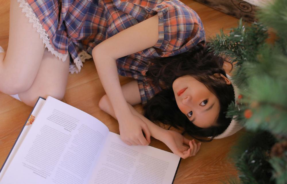 镜花水月不过我指间烟云，世间千年如我一瞬