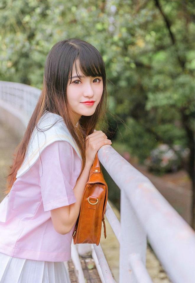 抵挡不住他屡次邀请对我性的诱惑