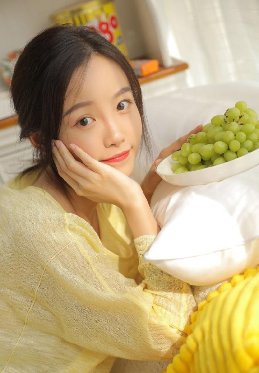 残酷！亲眼看见女上司和男友的暧昧