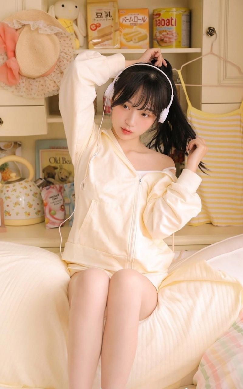 偷情被丈夫捉奸 教授妻子离婚奔向油漆工怀抱