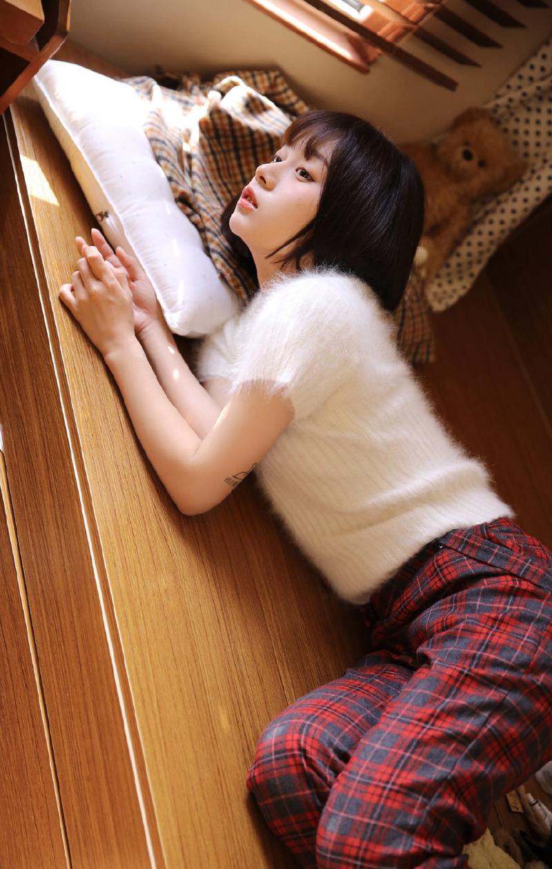 啊……嗯不要 捏我的乳头