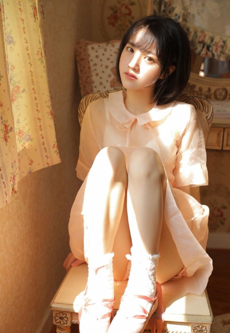 ·宾馆双飞姐妹花14P np辣文一女六男一起上 女主长裙挡住和男主