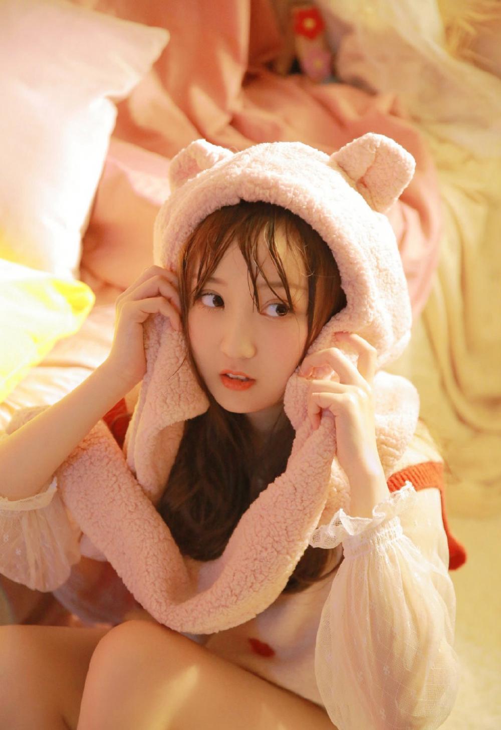 帮悍马美女搬家，在她家洗澡，结果意想不到的好事即将发生
