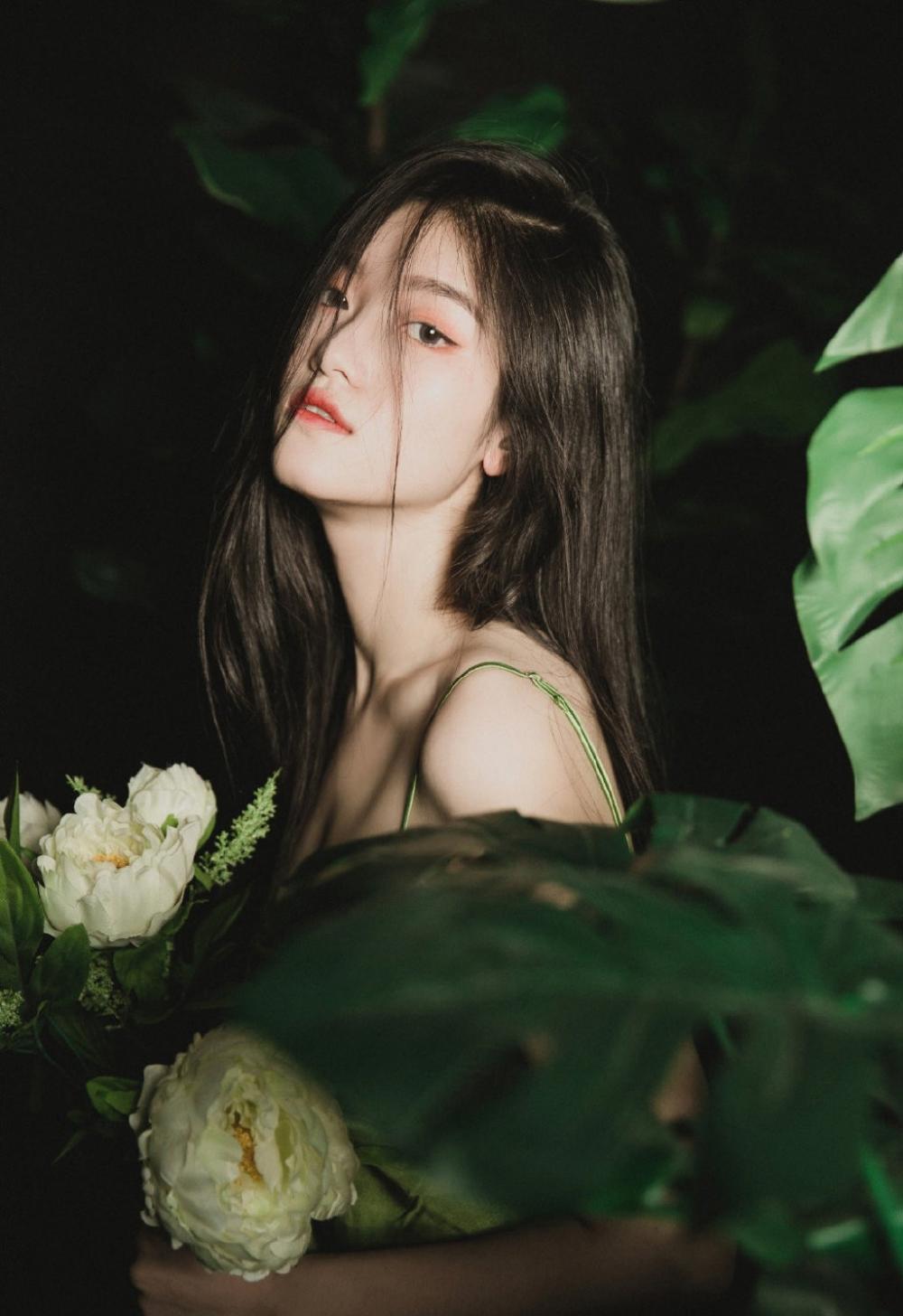 龟头塞进女儿的嫩B里 爸爸的宝贝女儿,嗯啊 乱/伦小说全集