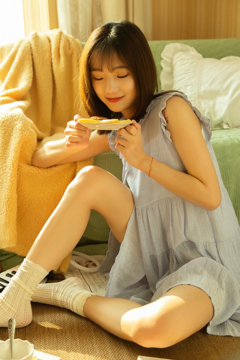 《扒开她的内衣》初中作文 扒开她的内衣再亲她