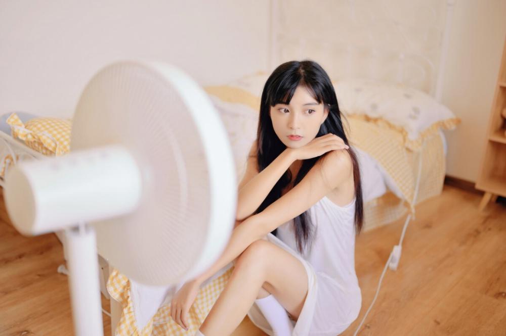 边吸奶边扎下面很爽(匆匆那些年) 秘密花园啊太深了好疼你轻点好