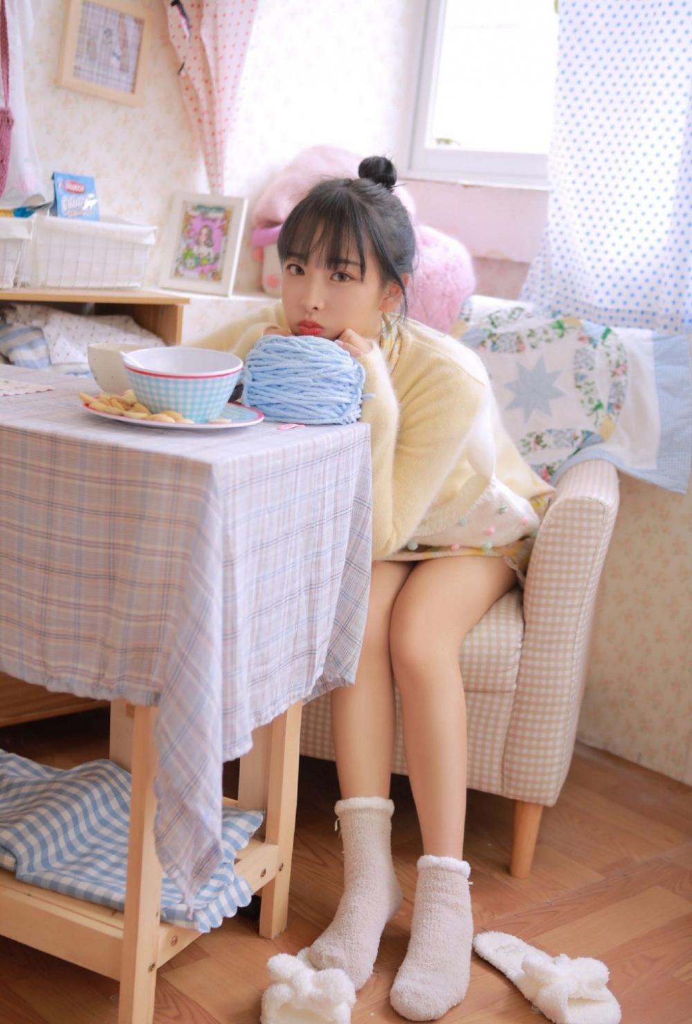 好色小姨夫贪恋我的嫩巨乳 情非得已乖别害羞把腿张开宝贝