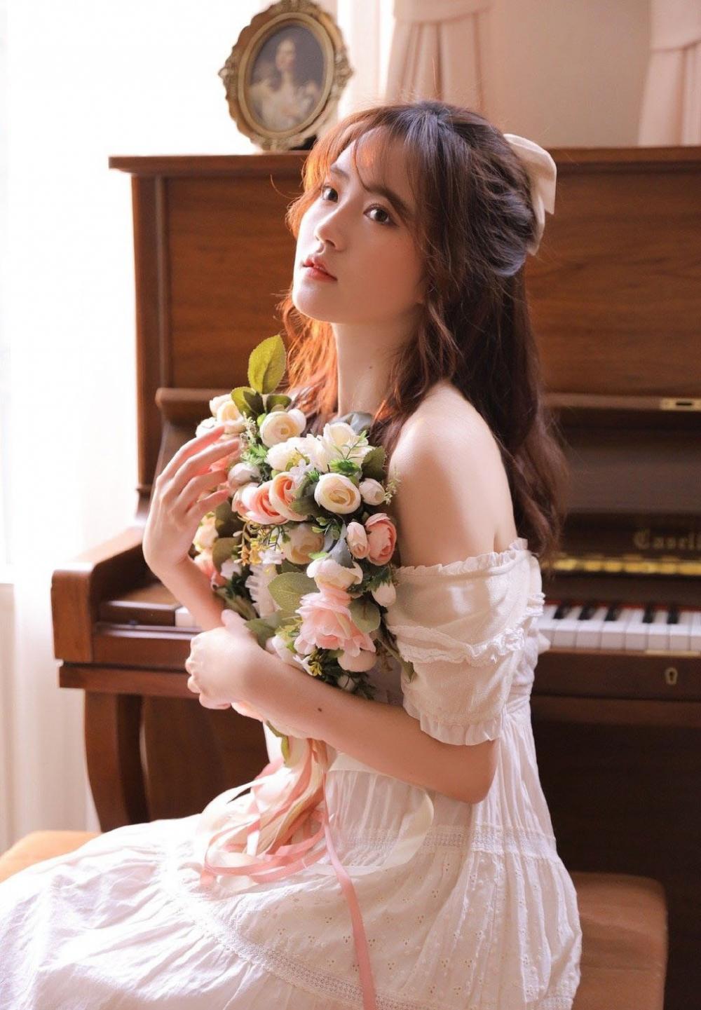 叼着肉的狗_寓言故事