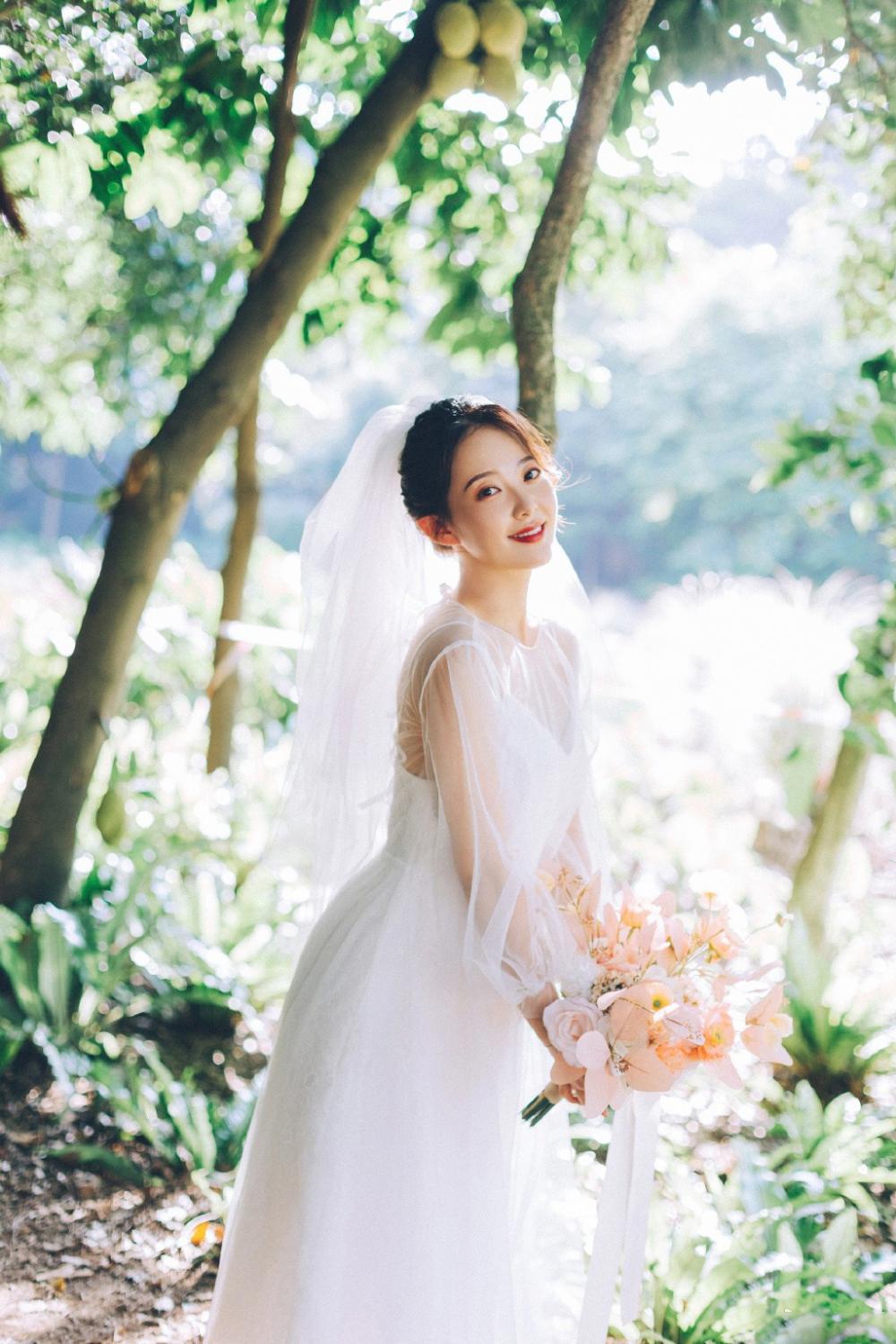 老板把我按在桌上搞我 老板好酥好麻 售楼小姐被睡