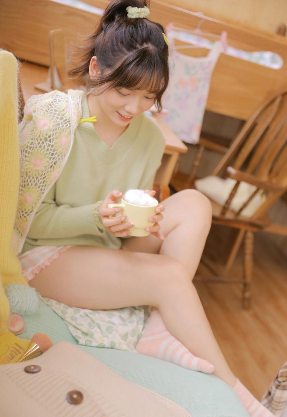 无翼乌全彩无漫画挤奶 美女扒自己阴