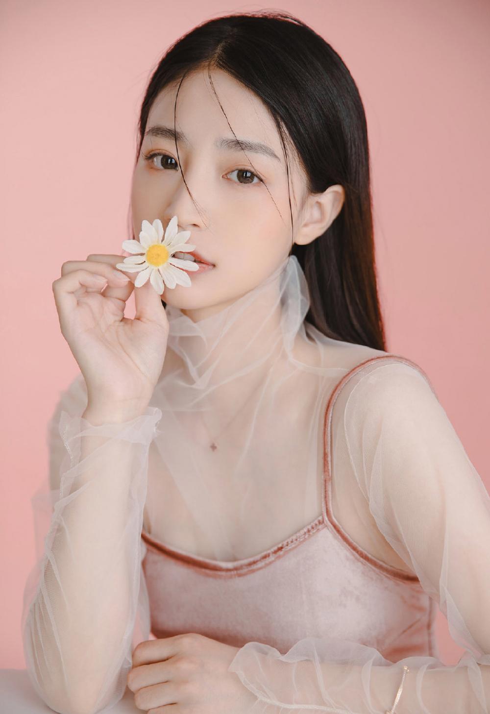 泪流的感动性事：我的处女被那流氓用几万块买了