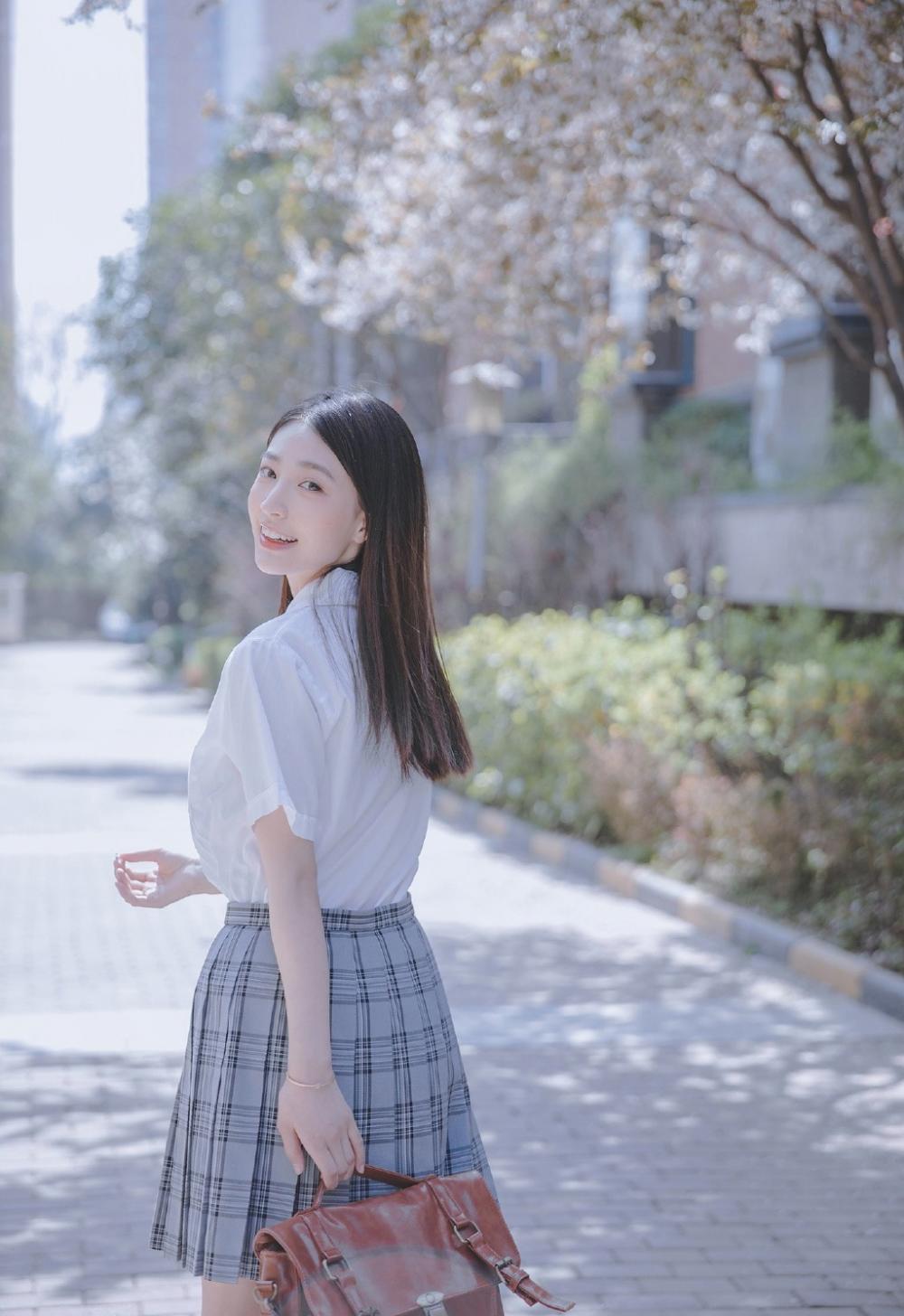 不谈亏欠不负遇见的完整句子？