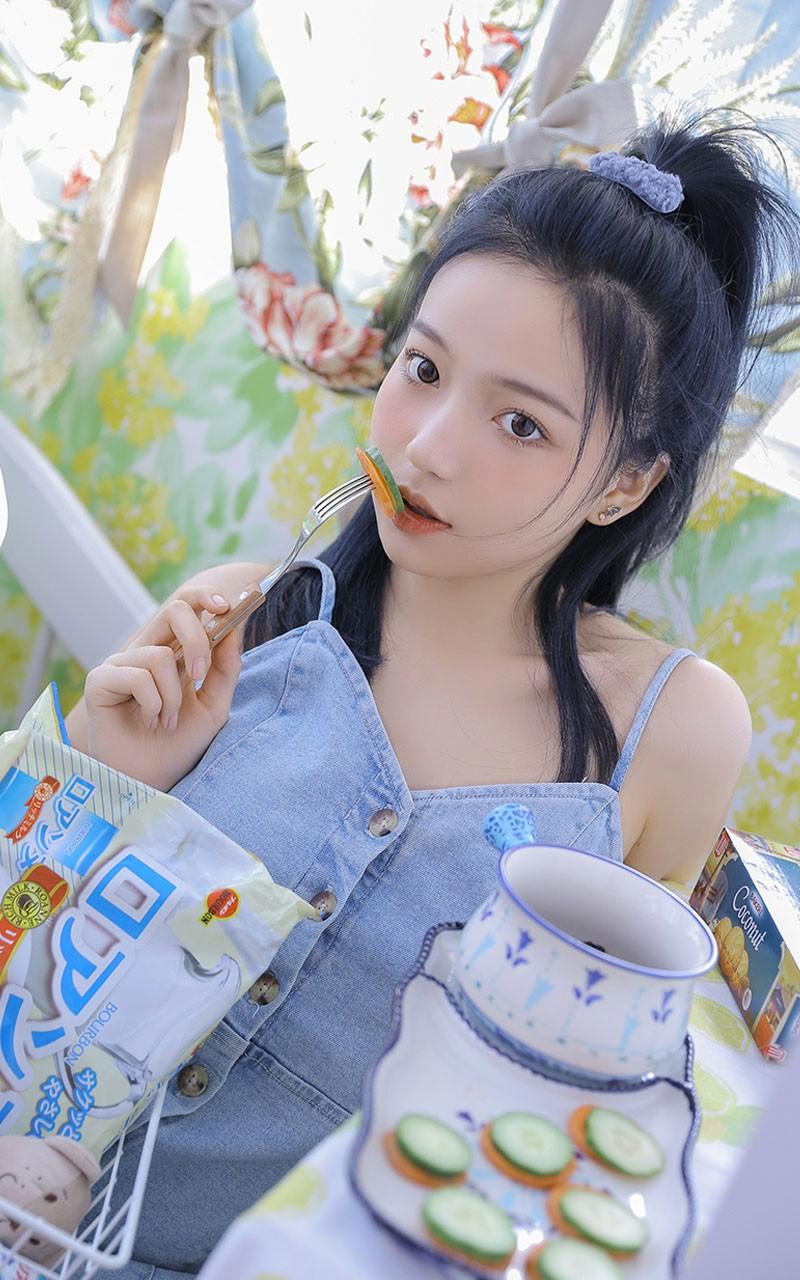 生譬洋荷逝做深海