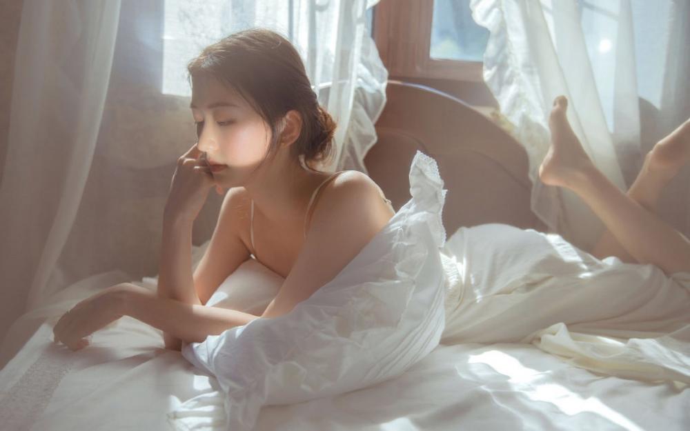 拒绝男上司又渴望被侵犯