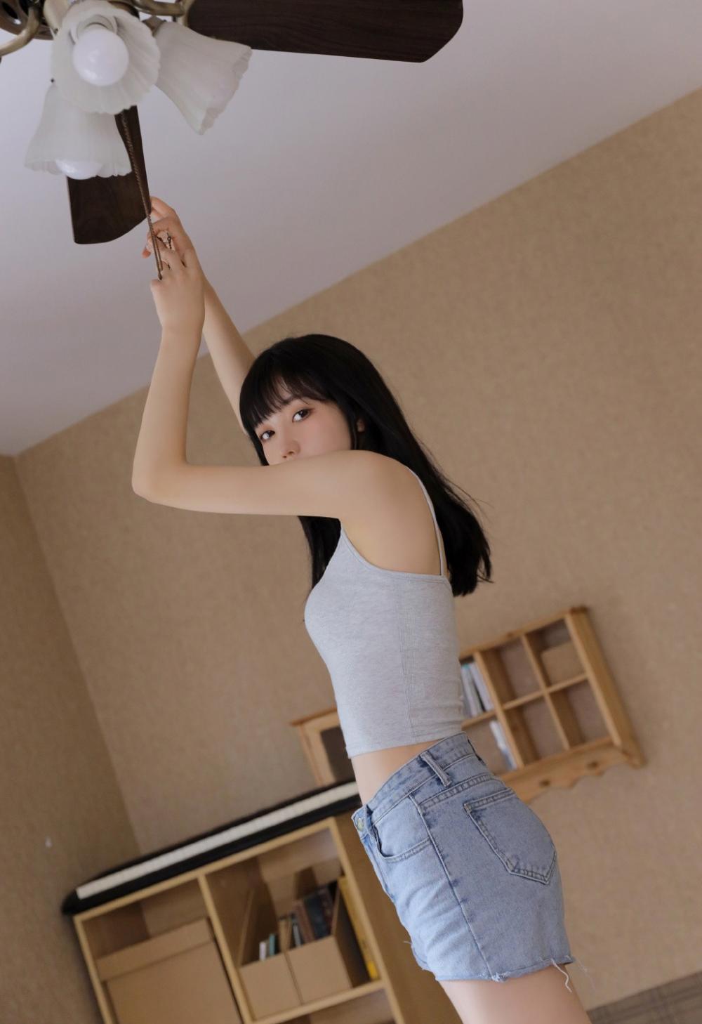 他玩命糟蹋那对在玉米地里扒下裤衩的男女