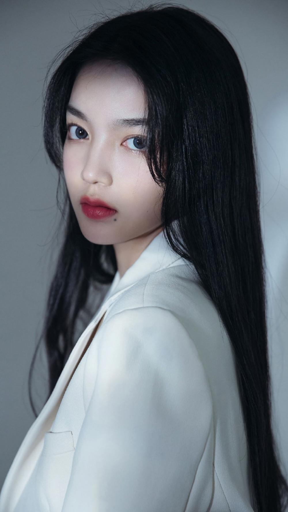 爱上单身女上司，我要主动追求吗