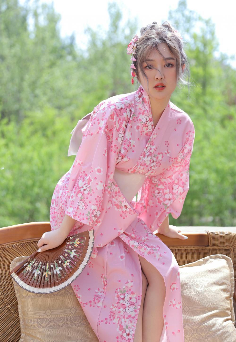 闺蜜趁我不在家，与我男友两个人偷偷摸摸放荡搞事情