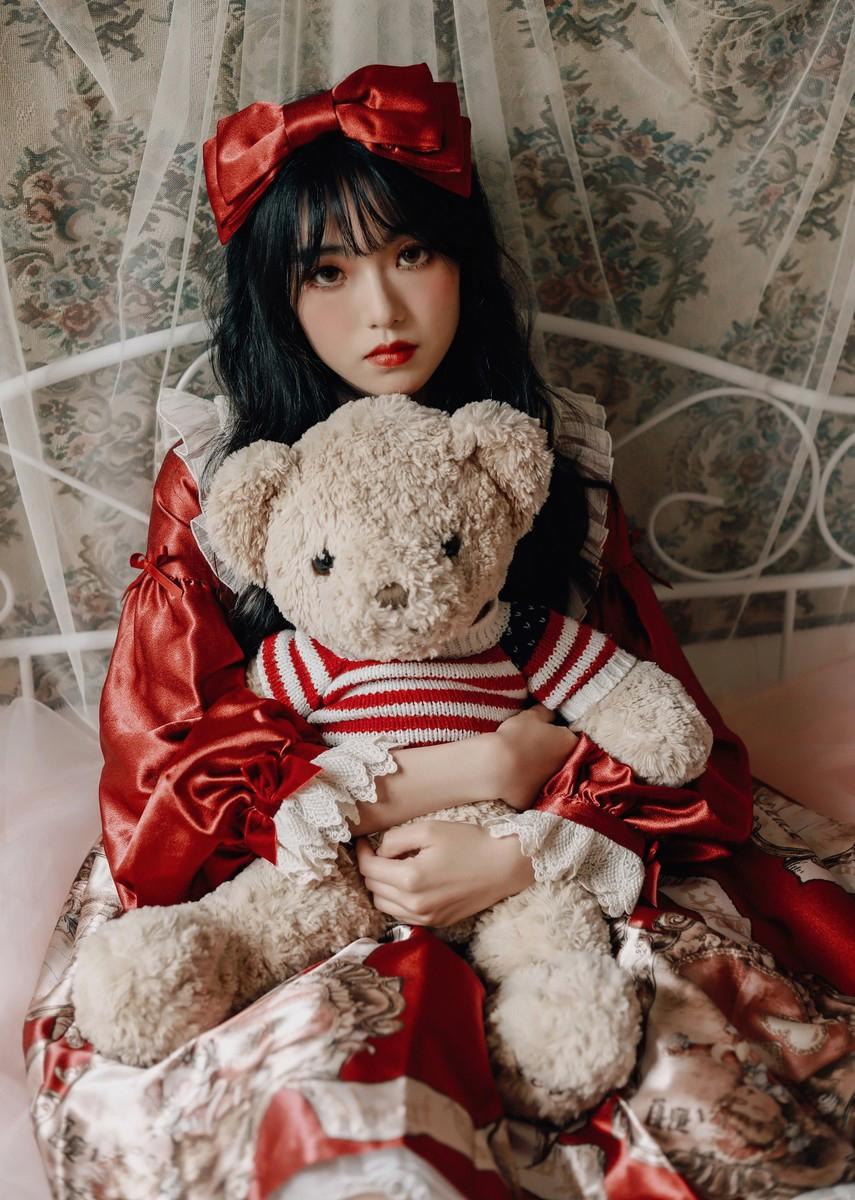 日女孩子b过程图亲吻挑起性欲 女人主动做爱要怎么做?