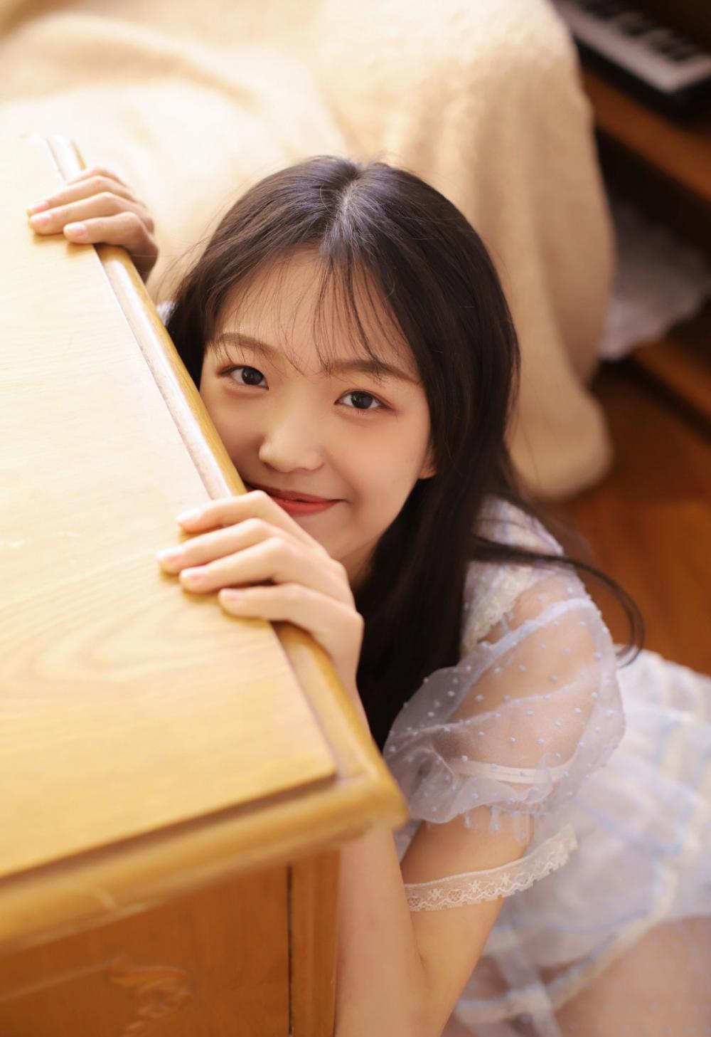 我的丝袜老师啊…嗯 帮老师揉腿揉到裙子底 撕裂好痛撑哭喊