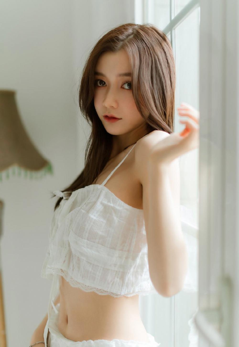 山脚下的车里我成了他的出轨对象