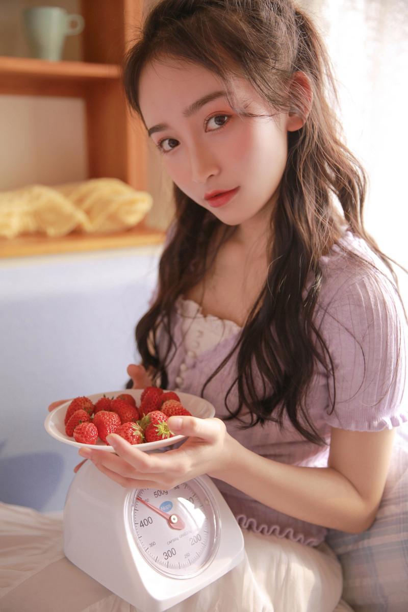 有一个年轻的后妈是什么感觉 我认识她比父亲还要早