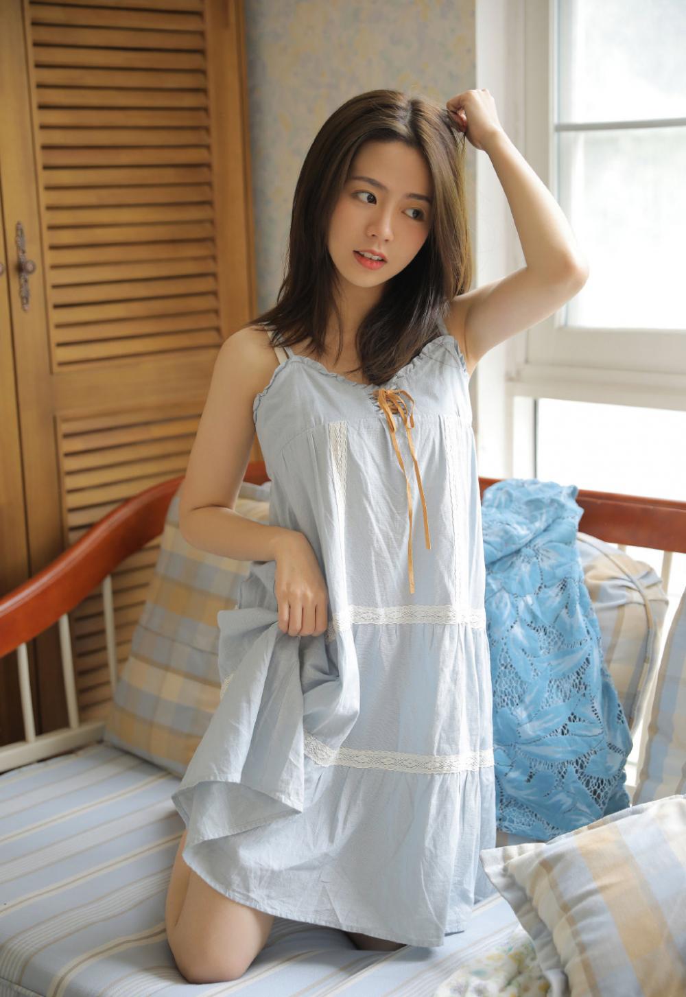 厨房里征服美艳老师 她拜倒在了我的西装裤下