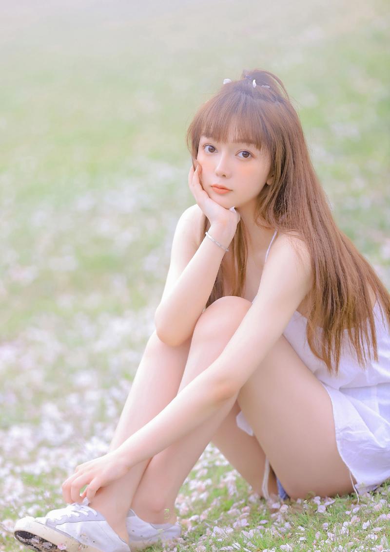 老公每天晚上送我去村里光棍那的秘密