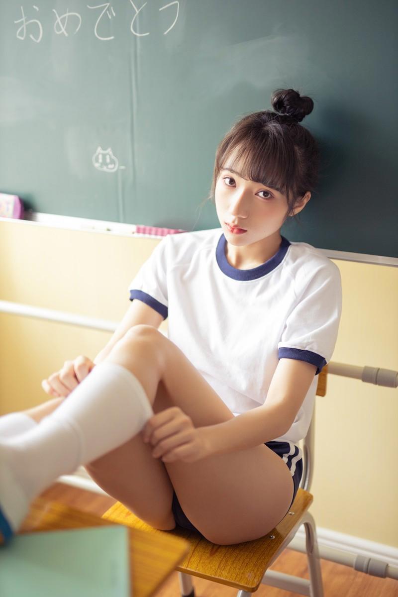 漂亮娇妻嫌我无能 竟去休闲店做小姐