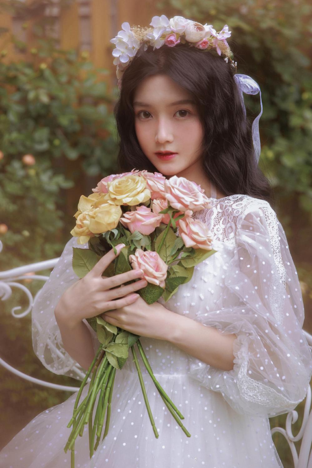 21岁那年，要包养我的富婆是个靓女