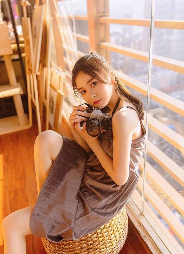 我和女室友合租的故事：她床下面的东西让我大开眼界