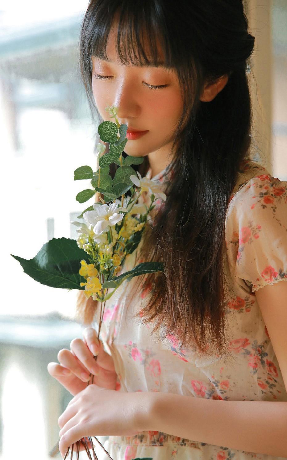 一世沧桑情无动，坎坷人生随缘中