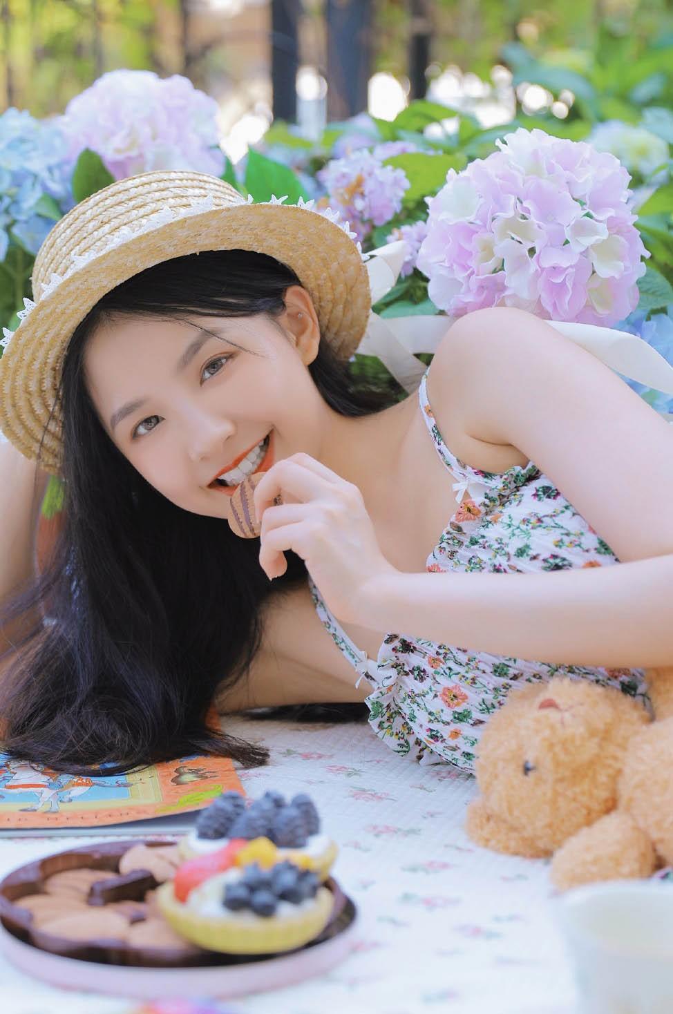 小姑子缠着我老公陪她睡,我反手扇了她一巴掌