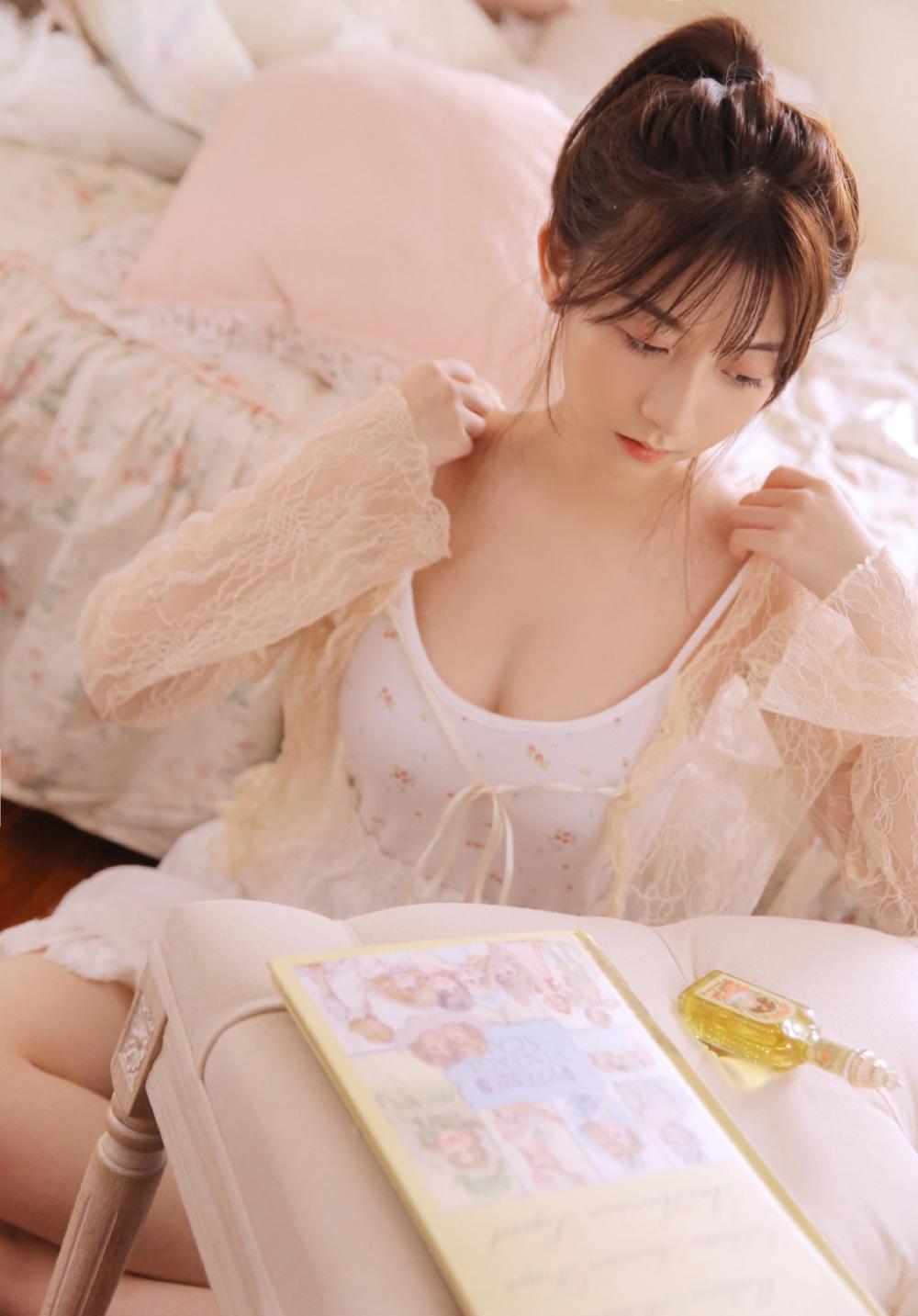 漂亮少女讲述自己处女之身献的经历