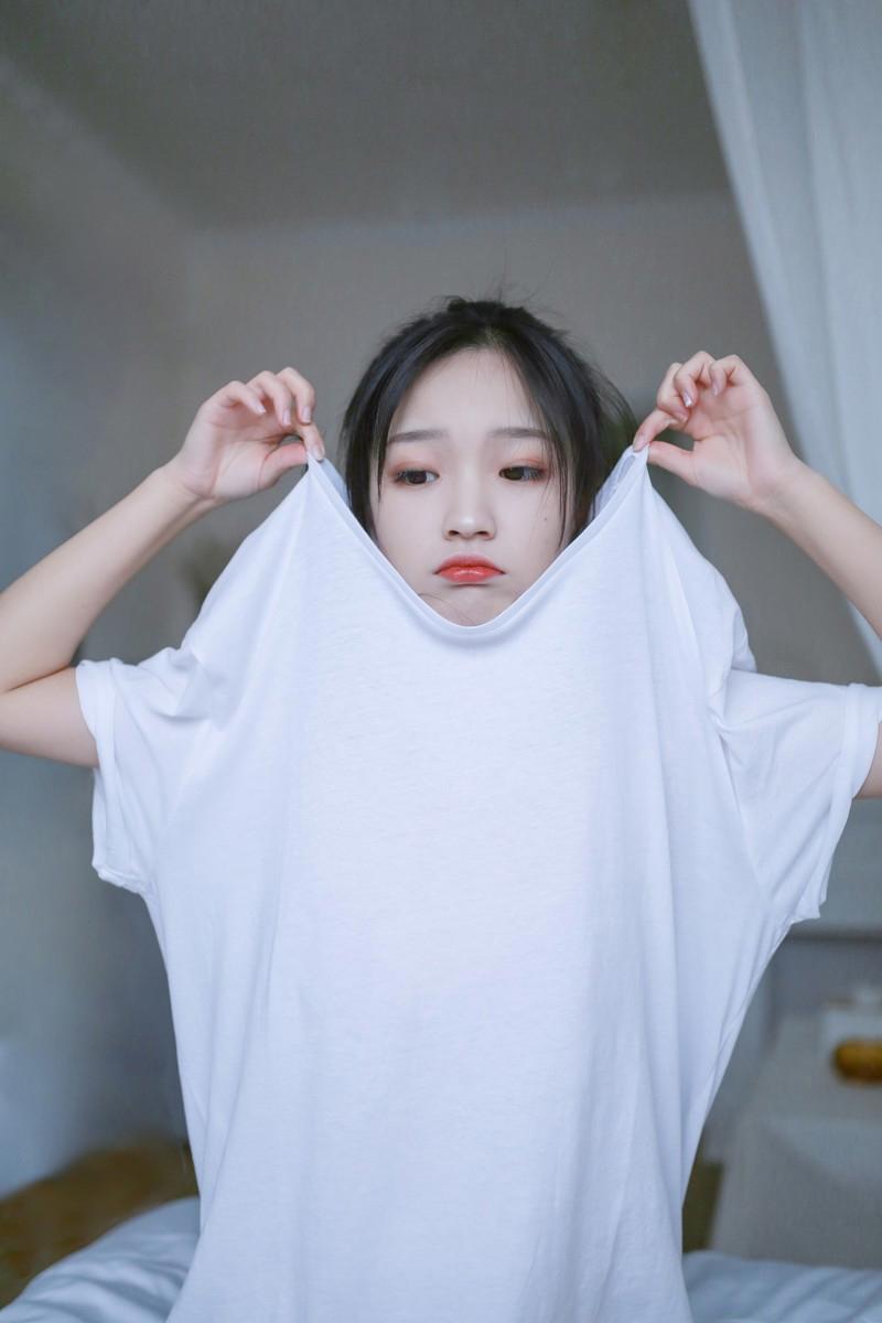 寂寞单身女孩：被人偷窥让我欲罢不能