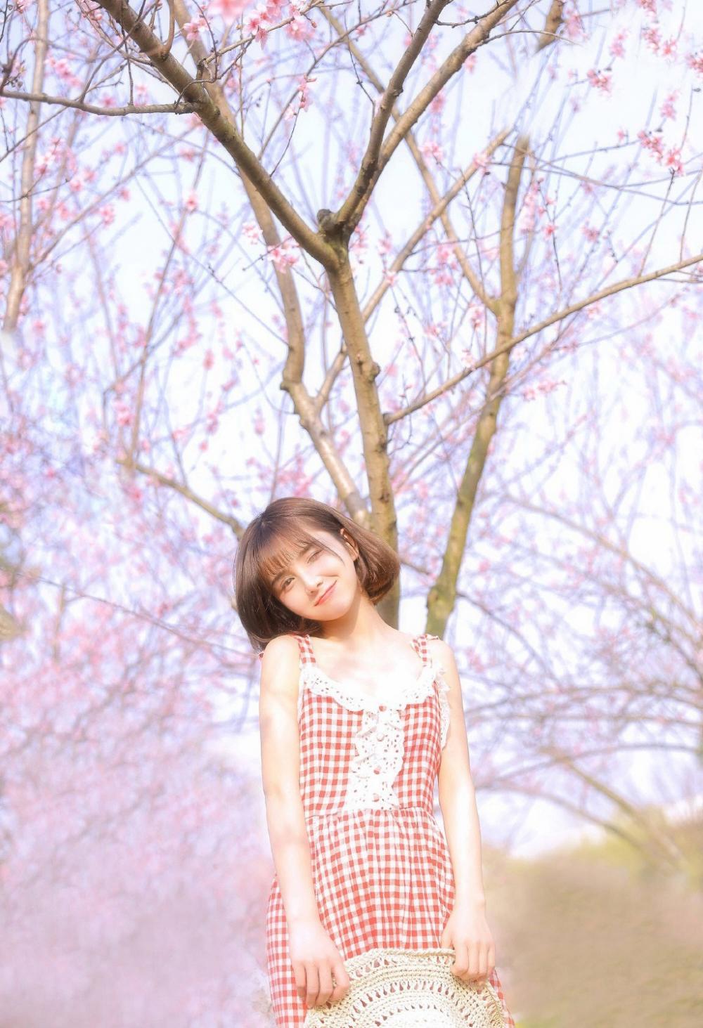 又粗又大黄蓉爽 三女围殴