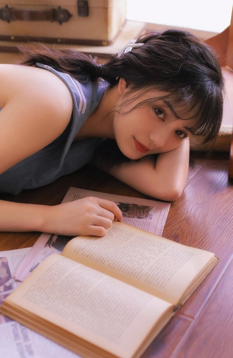 朋友如水，淡而流深