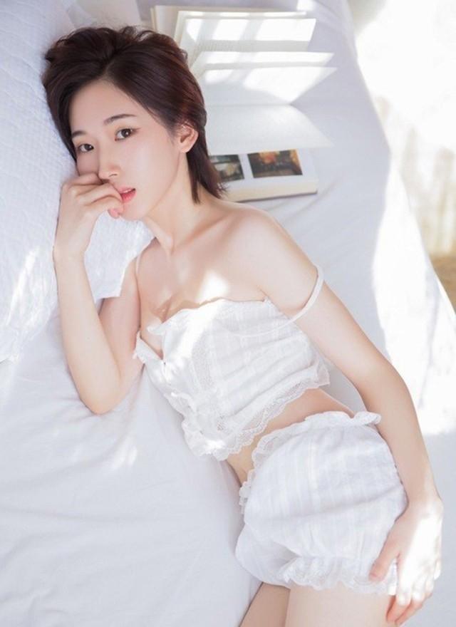 初恋情人成富婆后，我开始处心积虑接近她